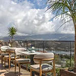 Aparthotel The 
