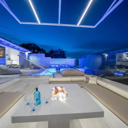 Aparthotel The 