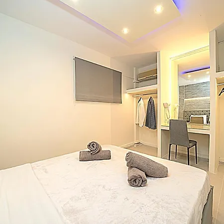 Aparthotel The 