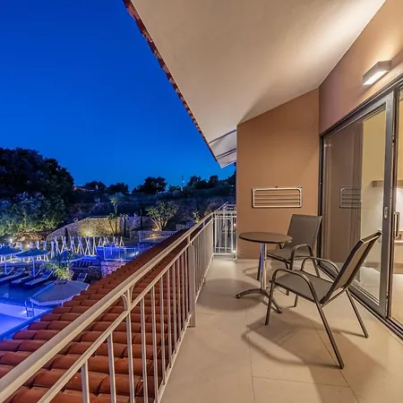 Aparthotel The 