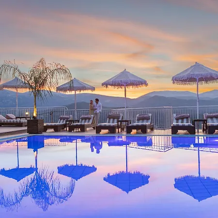 Aparthotel The 