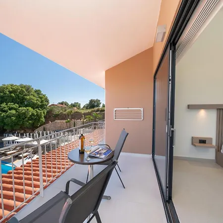 Hotel apartamentowy The 